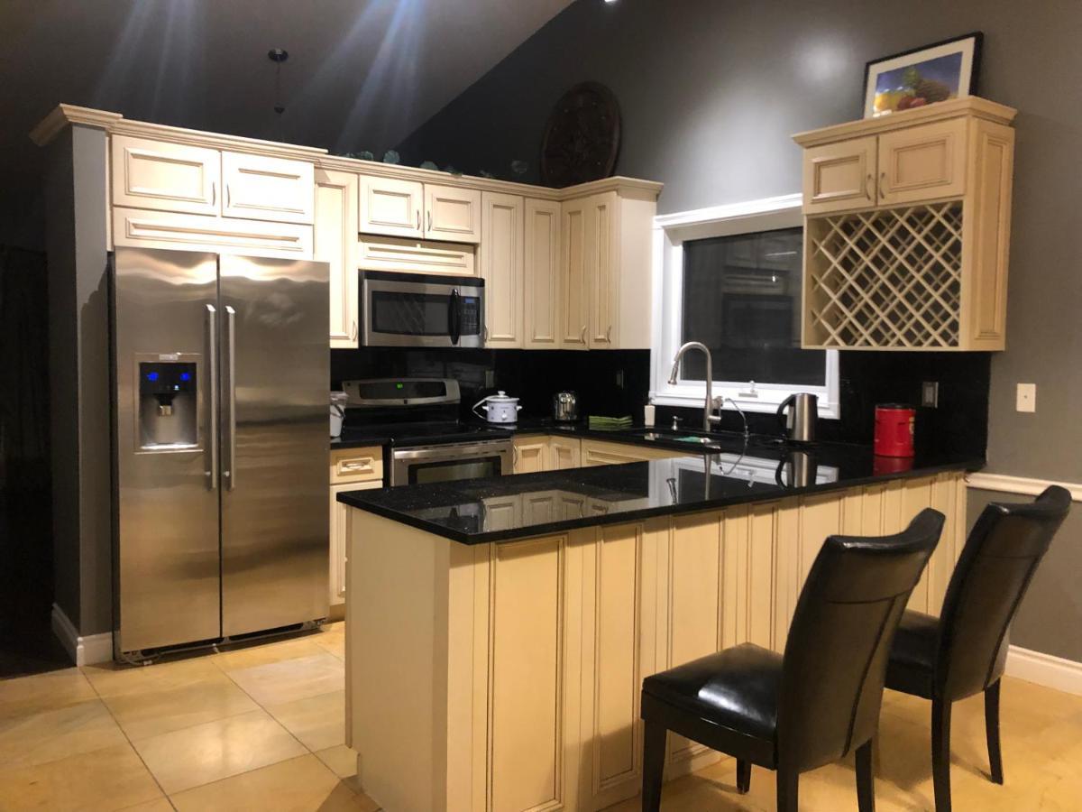 Apartament Citadel Hill Cr Community! Calgary Zewnętrze zdjęcie