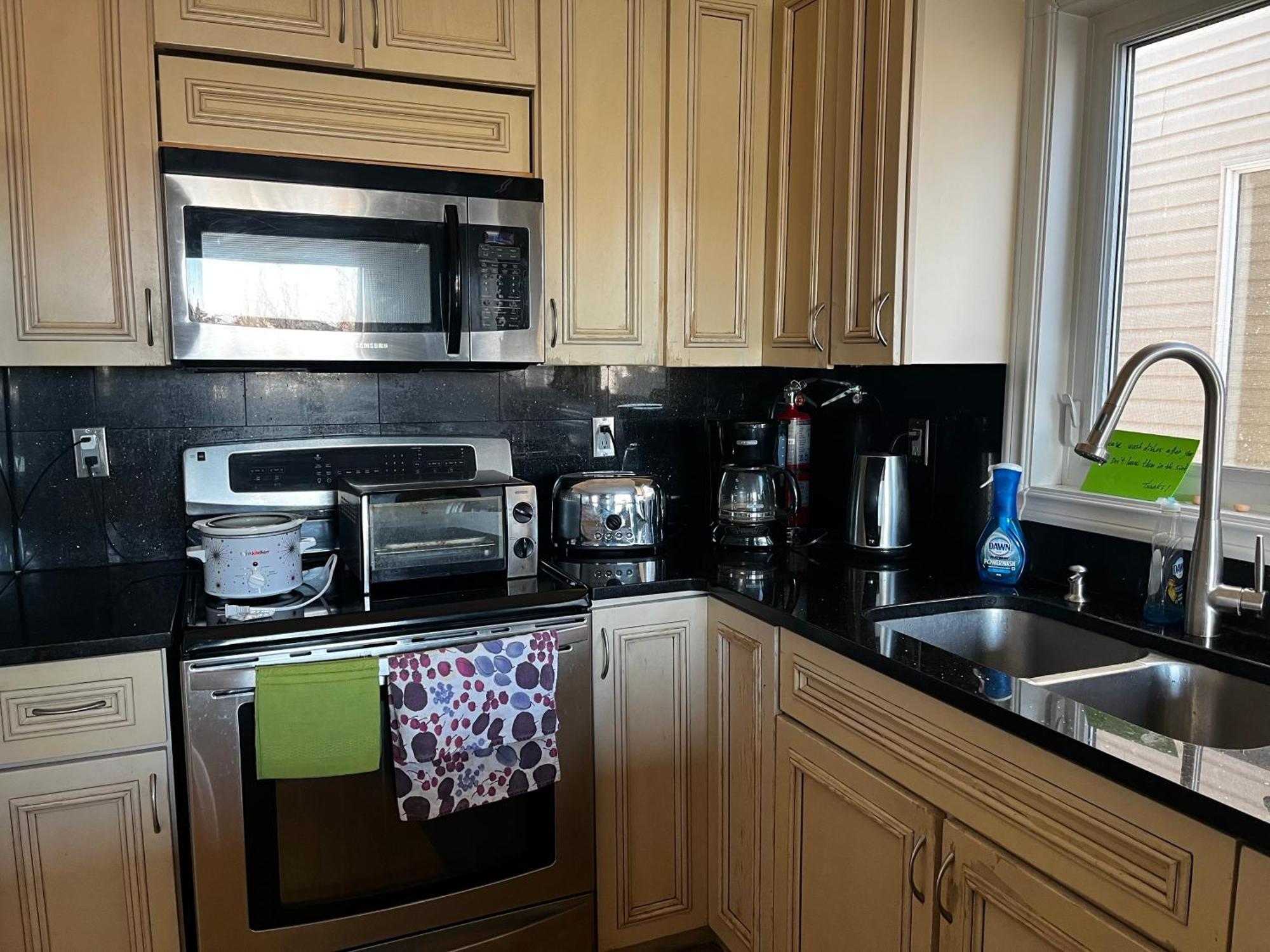 Apartament Citadel Hill Cr Community! Calgary Zewnętrze zdjęcie